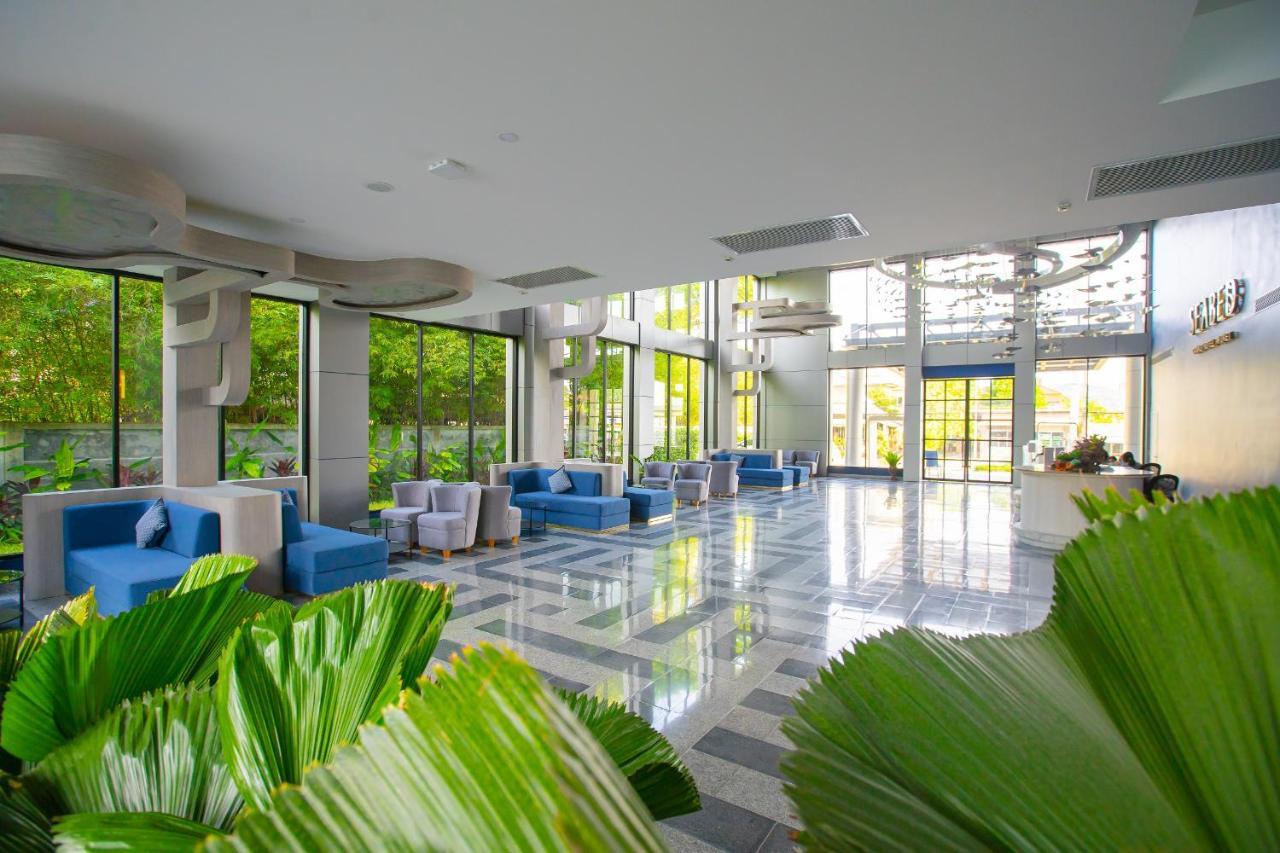 Seabed Grand Hotel Phuket - Sha Extra Plus Exterior foto Lobby